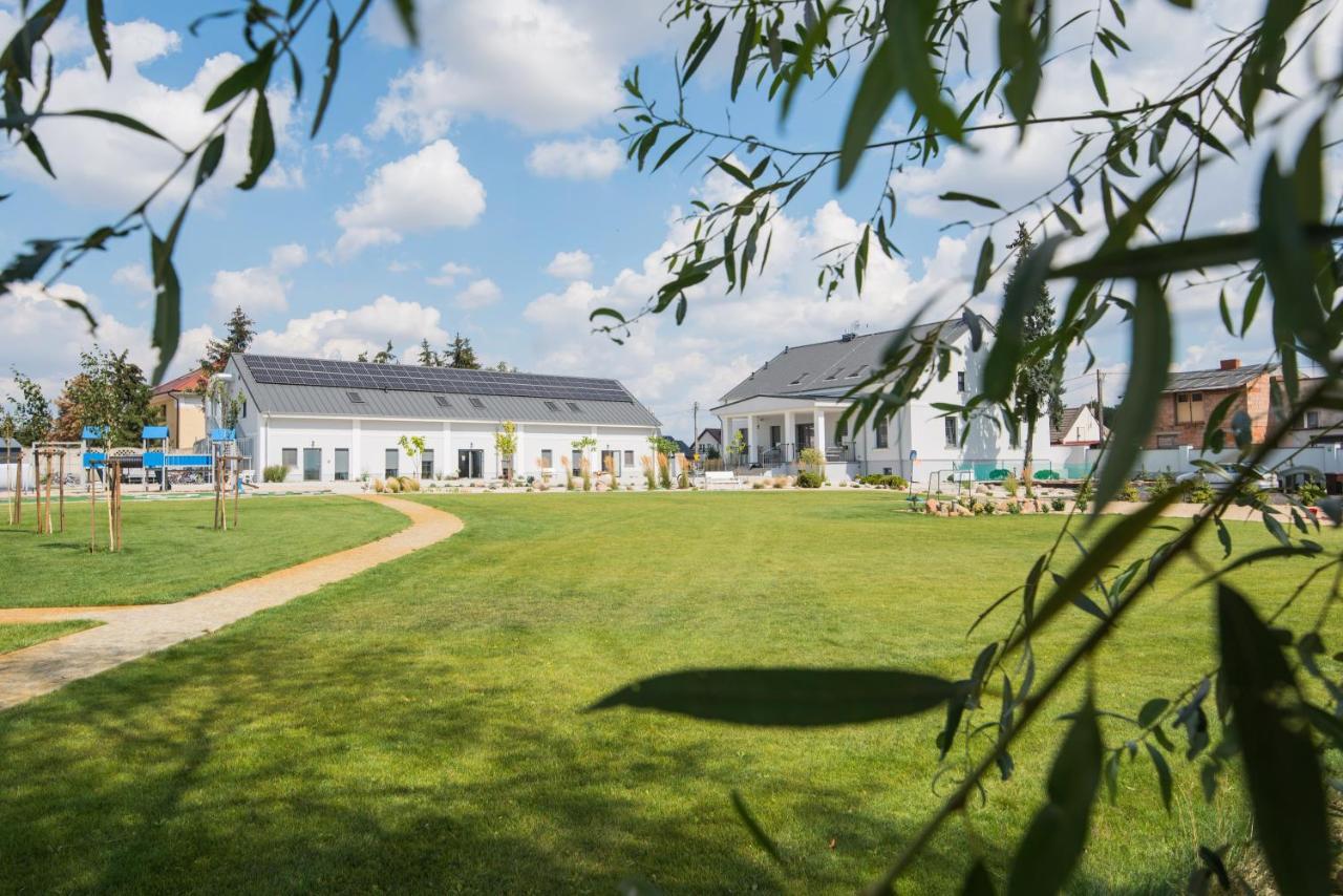 Vila Folwark Matecznik Sedzinko Exteriér fotografie