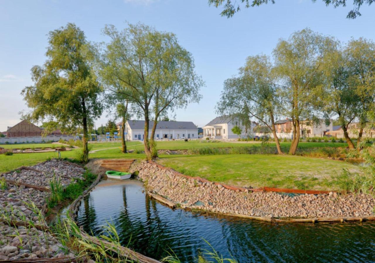 Vila Folwark Matecznik Sedzinko Exteriér fotografie